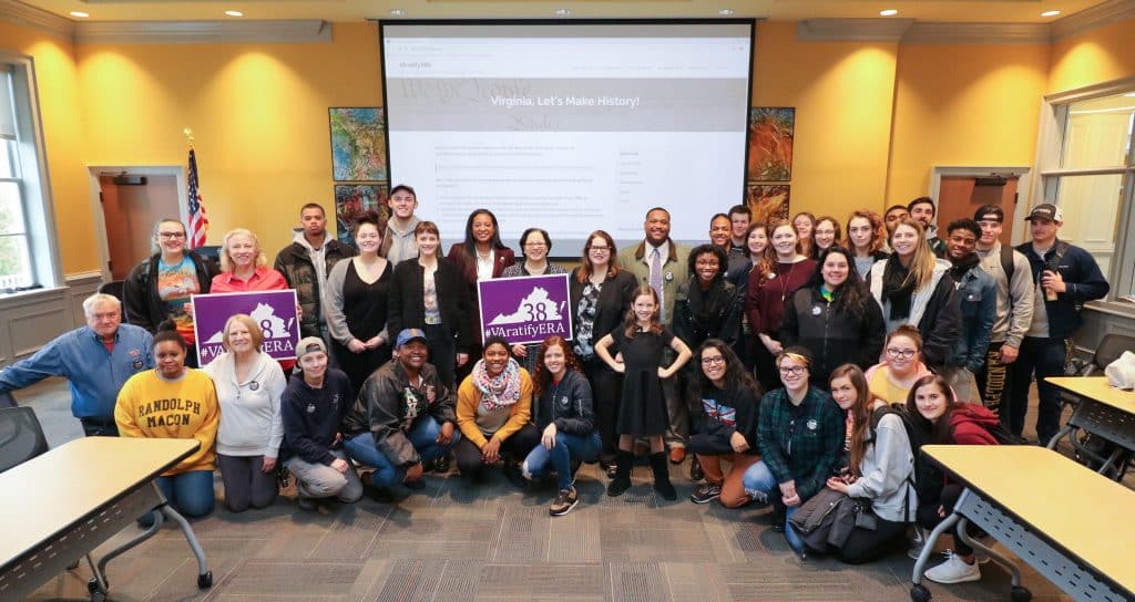 Large group of students and faculty