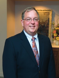 Headshot of Dr. Steven Lang
