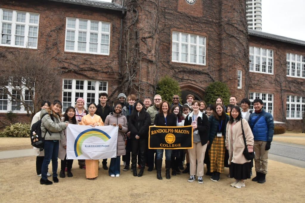 RMC Japanese studies students smiling together with Kakehashi Project students