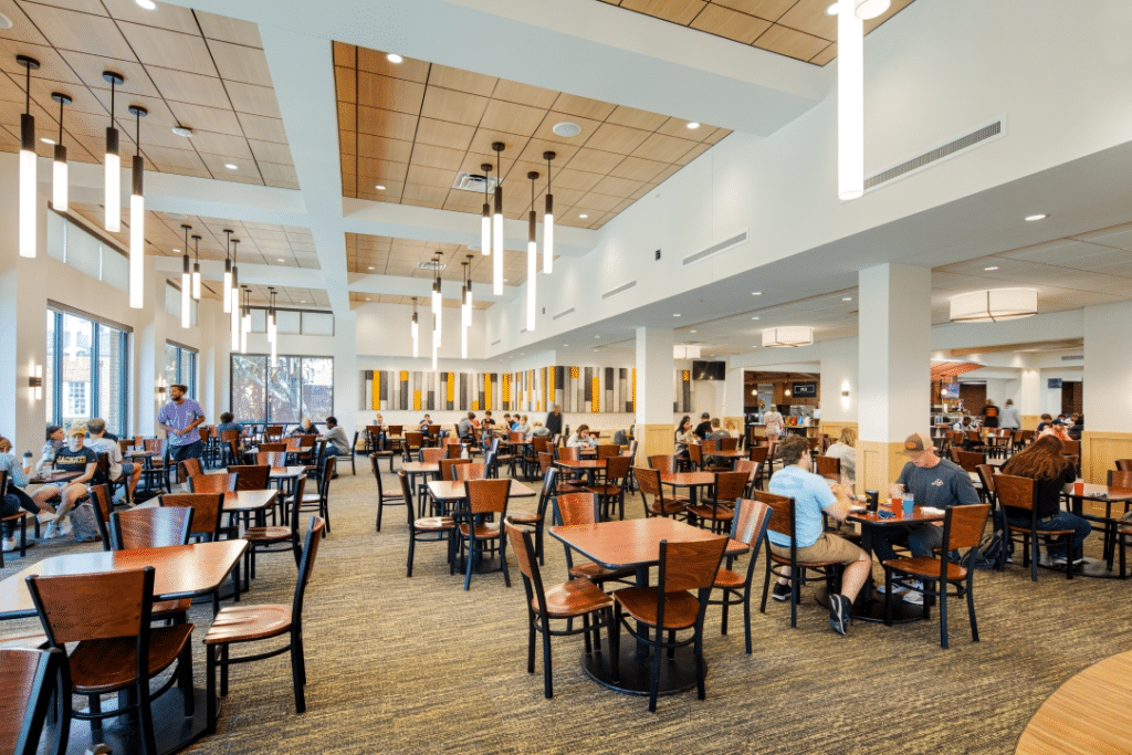 Image of Estes DIning hall from the inside