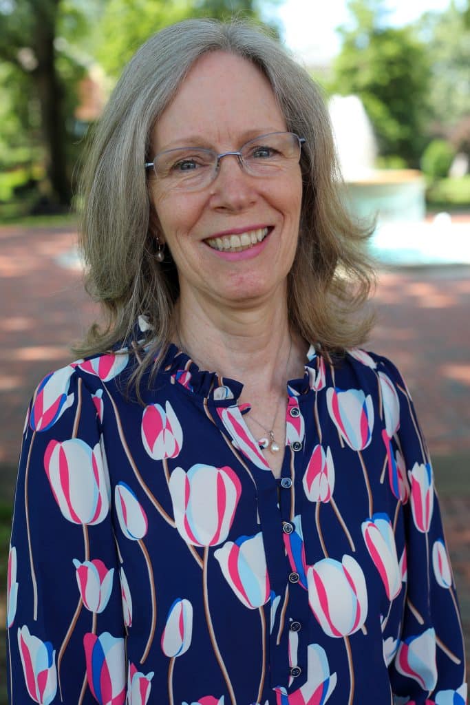 Brenda Poggendorf headshot
