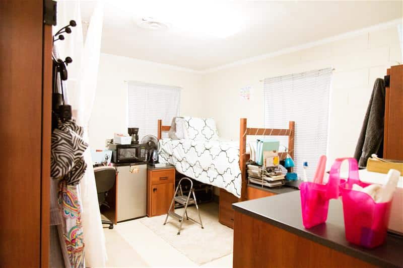 Picture of Randolph-Macon college Garland Hall.