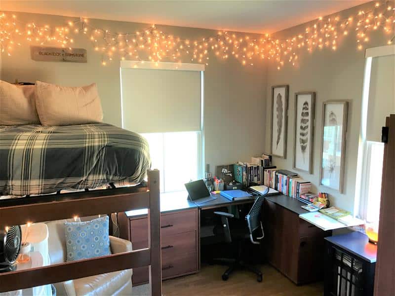 A bed room in an apartment in Birdsong hall
